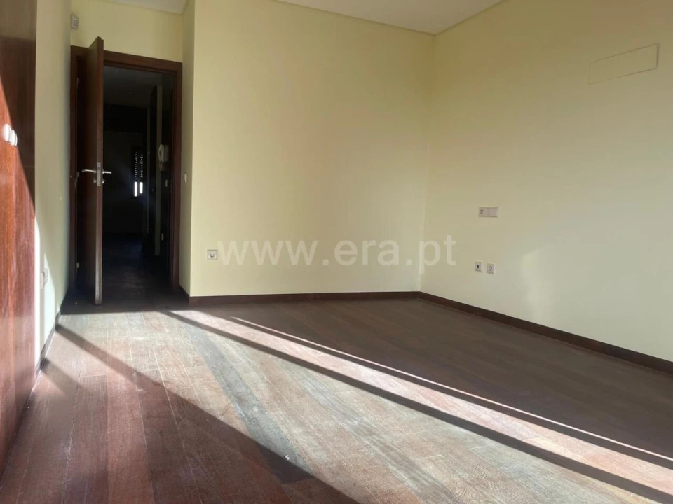 Moradia T4 para Venda em Mafamude e Vilar do Paraíso Foto 19