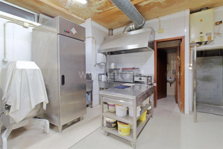 Loja para Trespasse em Vilar de Andorinho Foto 9