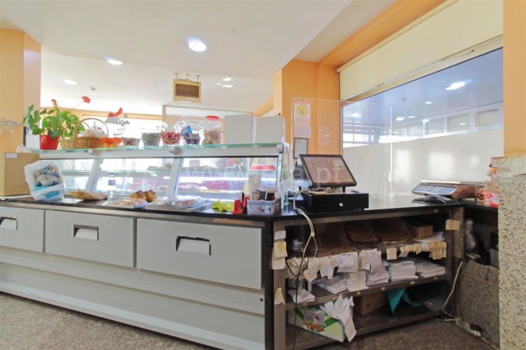 Loja para Trespasse em Vilar de Andorinho Foto 12