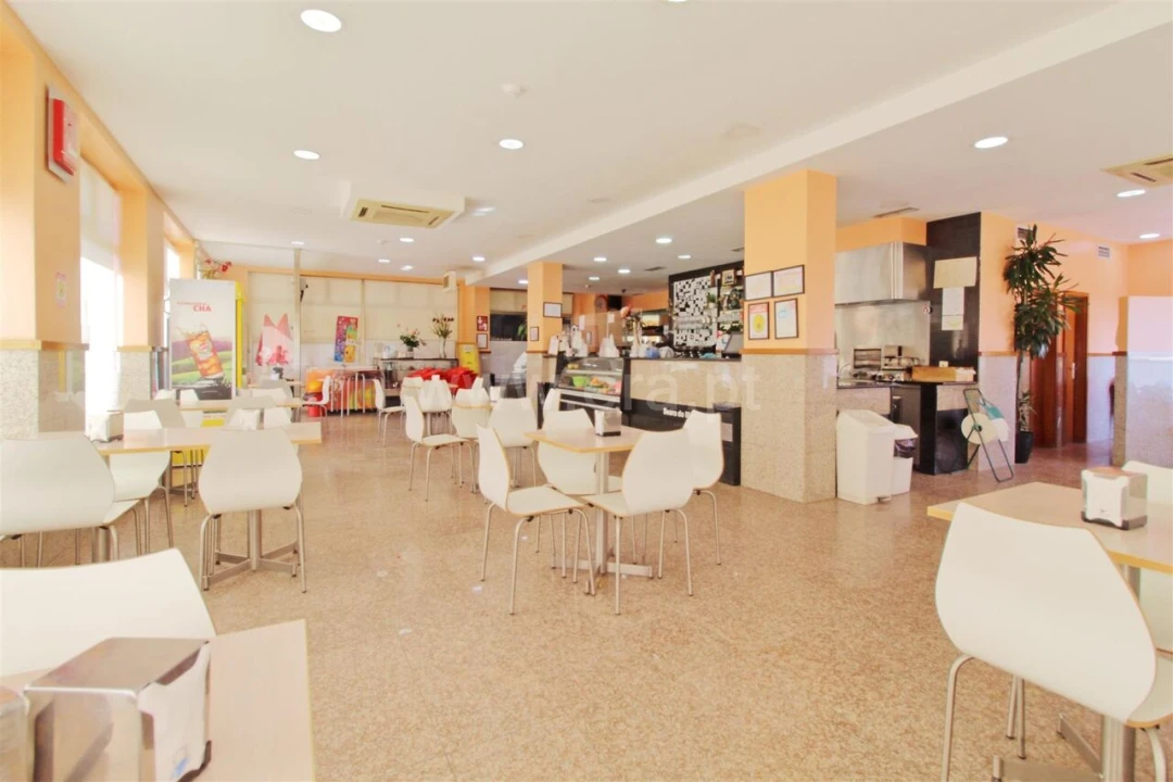 Loja para Trespasse em Vilar de Andorinho Foto 4