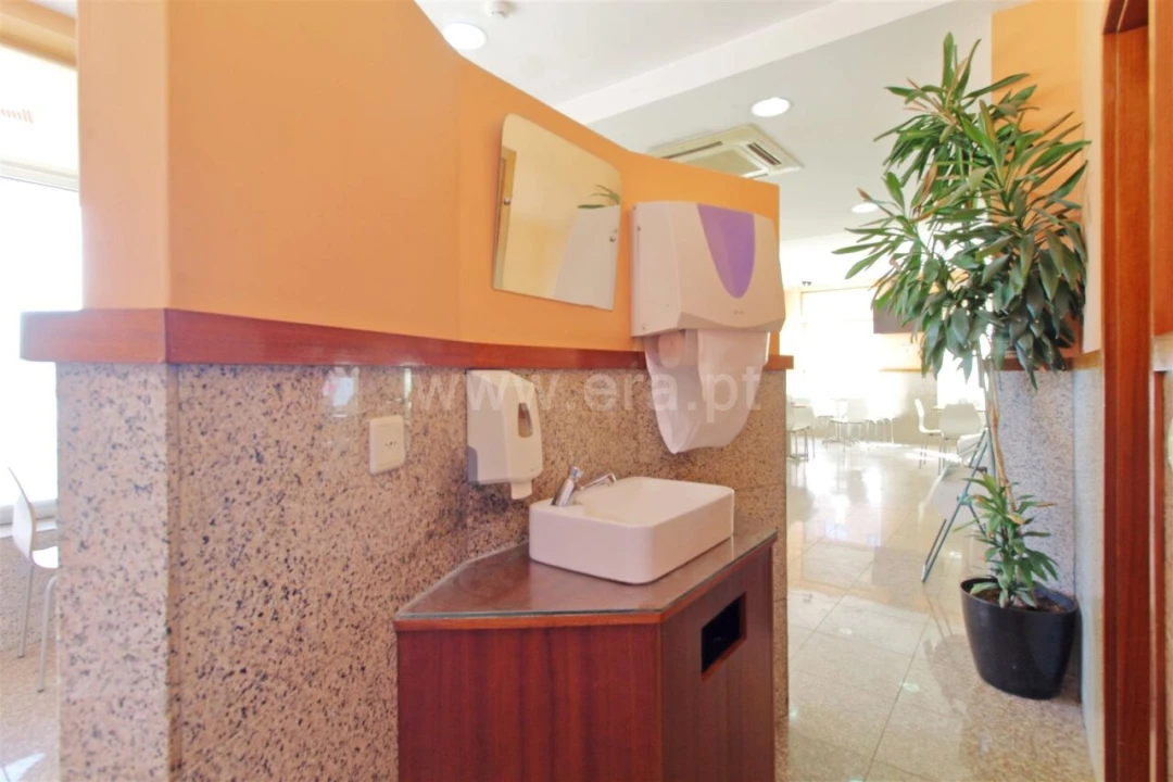 Loja para Trespasse em Vilar de Andorinho Foto 16