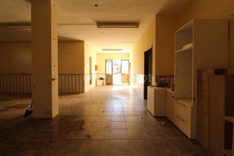 Armazém para Venda em Vilar de Andorinho Foto 8