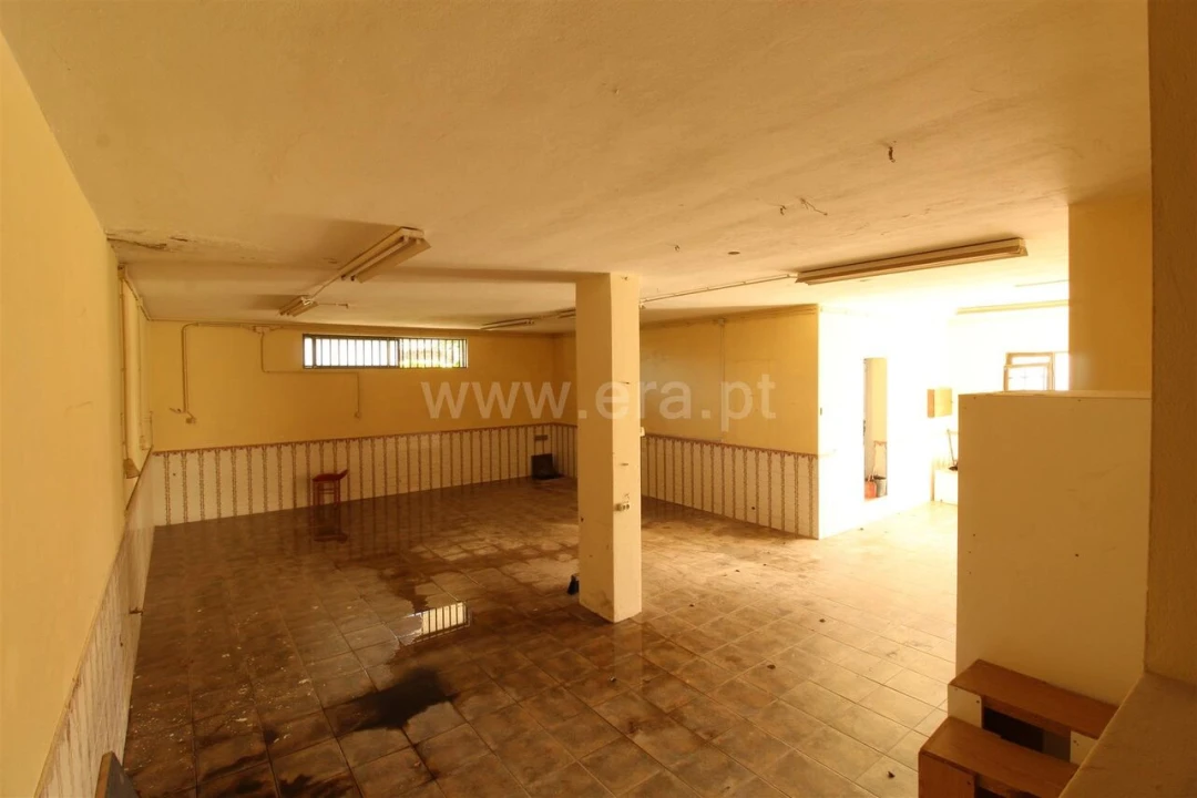 Armazém para Venda em Vilar de Andorinho Foto 1