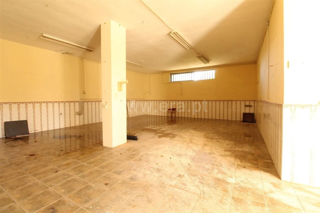 Armazém para Venda em Vilar de Andorinho Foto 3