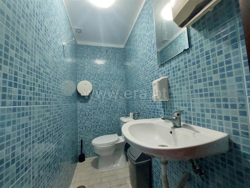 Loja para Trespasse em Mafamude e Vilar do Paraíso Foto 4