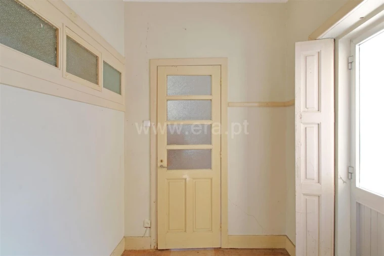 Moradia T6 para Venda em Mafamude e Vilar do Paraíso Foto 7