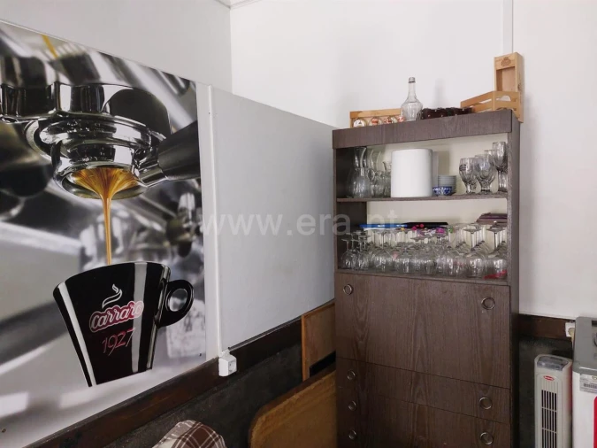 Loja para Trespasse em Oliveira do Douro Foto 7