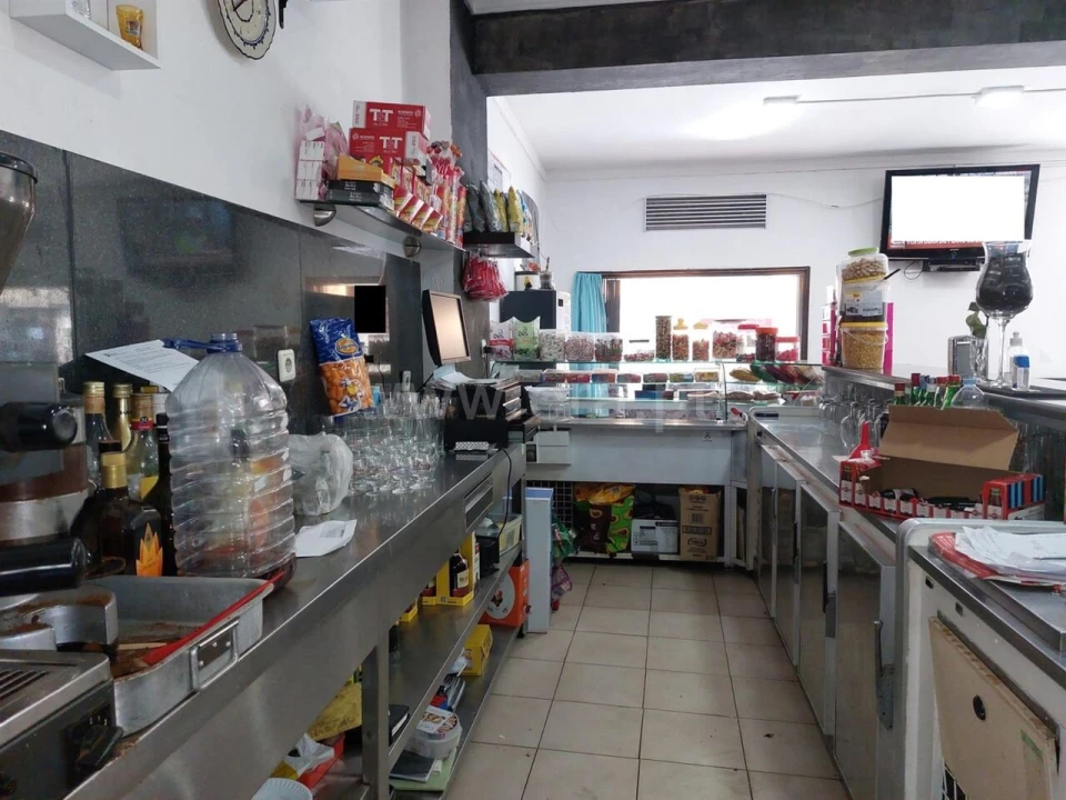 Loja para Trespasse em Oliveira do Douro Foto 6