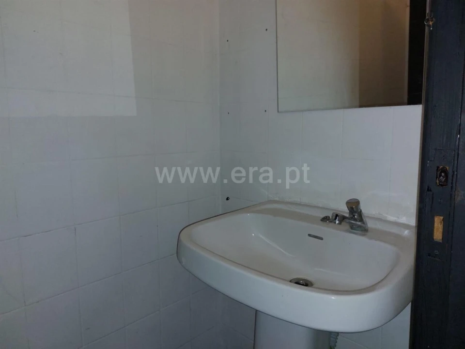 Loja para Trespasse em Oliveira do Douro Foto 10