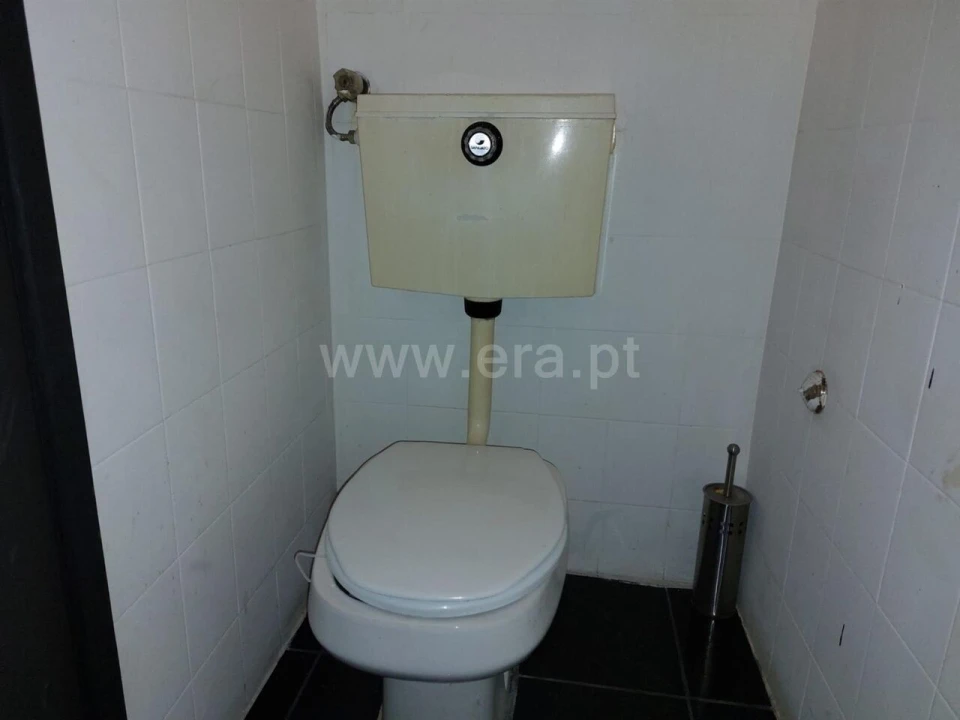 Loja para Trespasse em Oliveira do Douro Foto 11