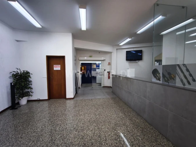 Armazém para Venda em Pedroso e Seixezelo Foto 2