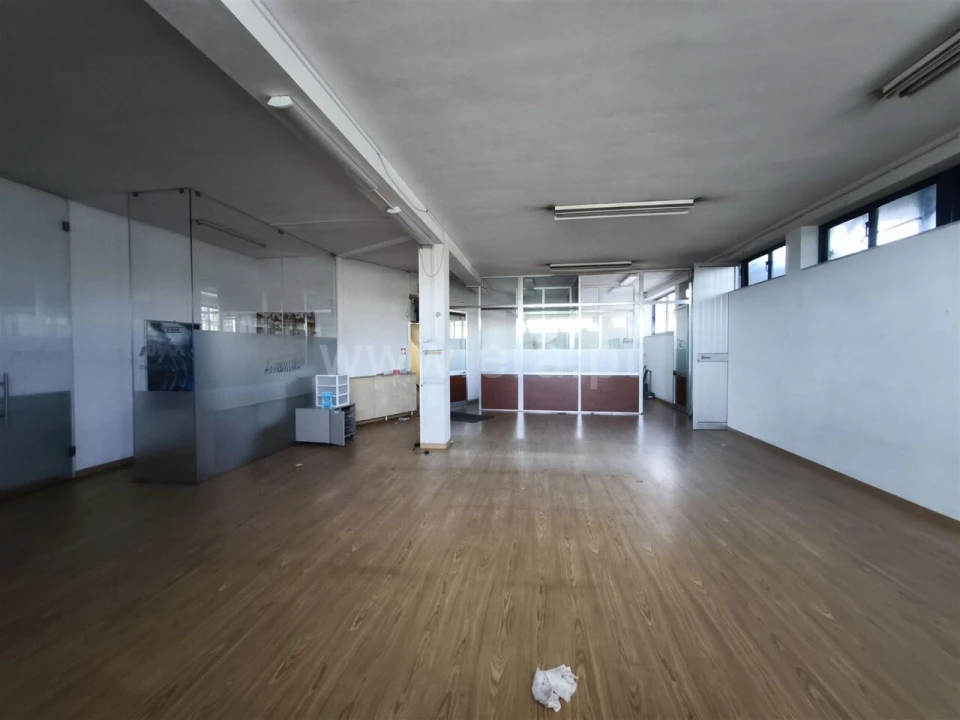 Armazém para Venda em Pedroso e Seixezelo Foto 10