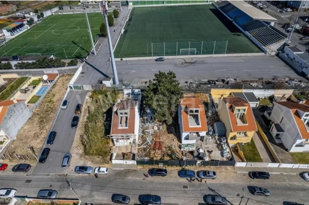 Terreno para Venda em Gulpilhares e Valadares Foto 3