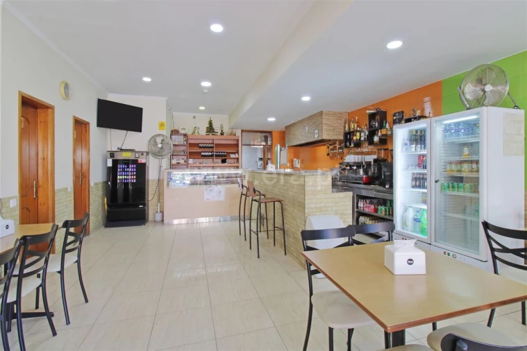 Loja para Trespasse em Oliveira do Douro Foto 5