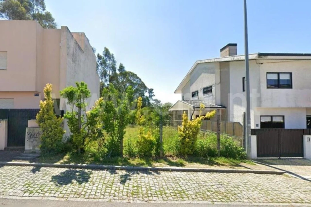 Terreno para Venda em Serzedo e Perosinho Foto 1