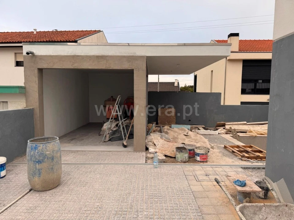 Moradia T3 para Venda em Serzedo e Perosinho Foto 4