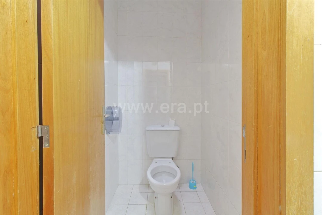 Loja para Trespasse em Vilar de Andorinho Foto 8