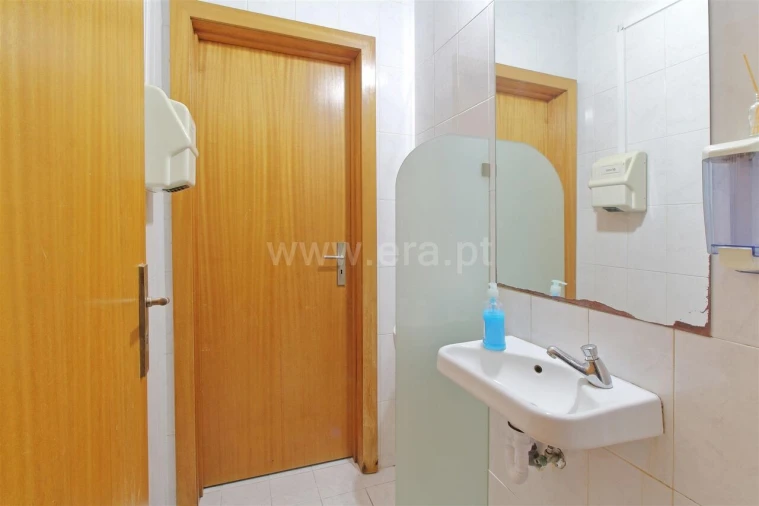 Loja para Trespasse em Vilar de Andorinho Foto 7