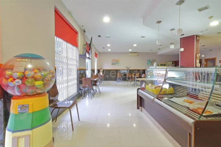 Loja para Trespasse em Vilar de Andorinho Foto 4