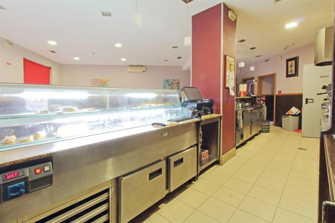 Loja para Trespasse em Vilar de Andorinho Foto 11