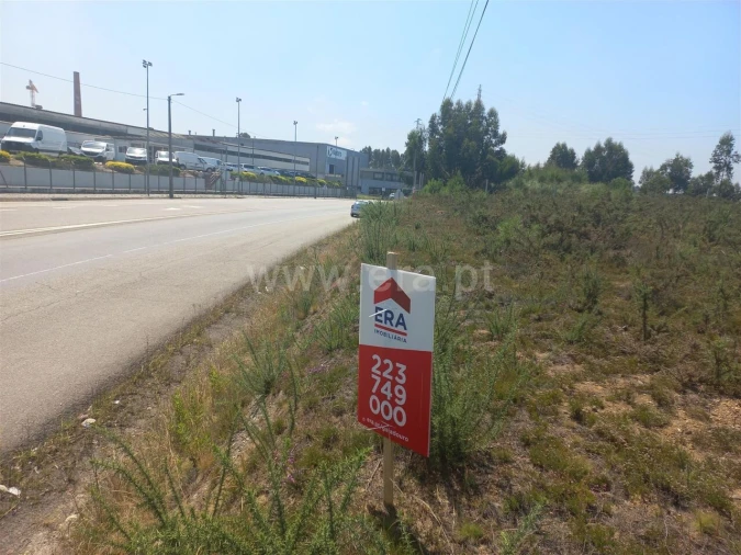 Terreno para Venda em Pedroso e Seixezelo Foto 1