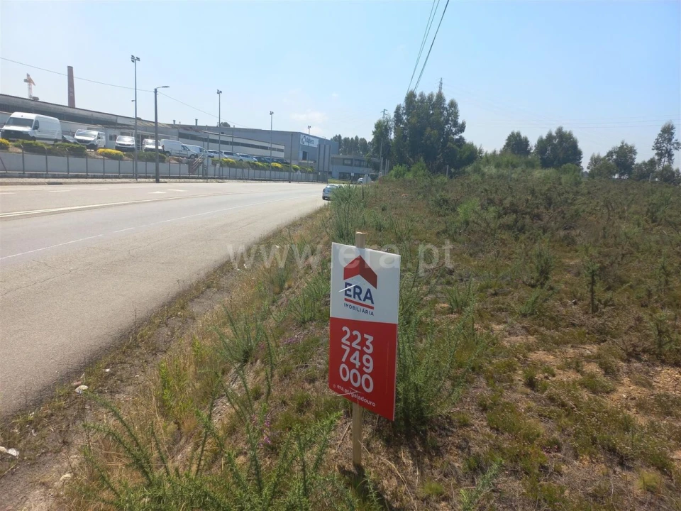 Terreno para Venda em Pedroso e Seixezelo Foto 1