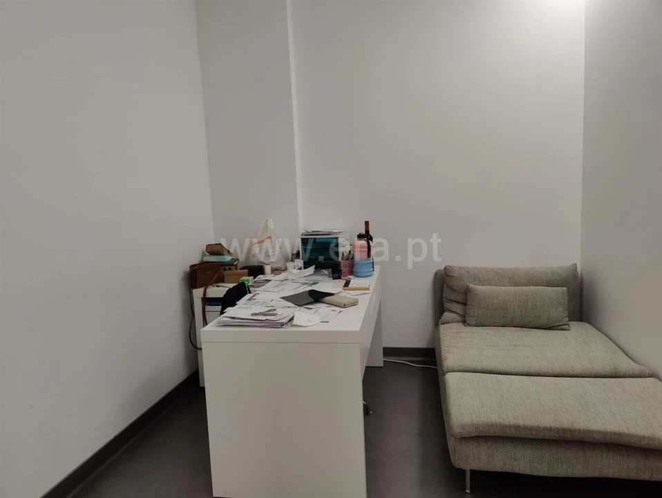 Loja para Trespasse em Mafamude e Vilar do Paraíso Foto 6