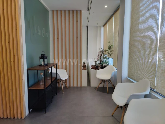 Loja para Trespasse em Mafamude e Vilar do Paraíso