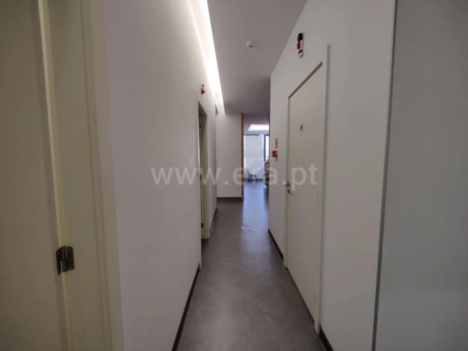 Loja para Trespasse em Mafamude e Vilar do Paraíso Foto 5