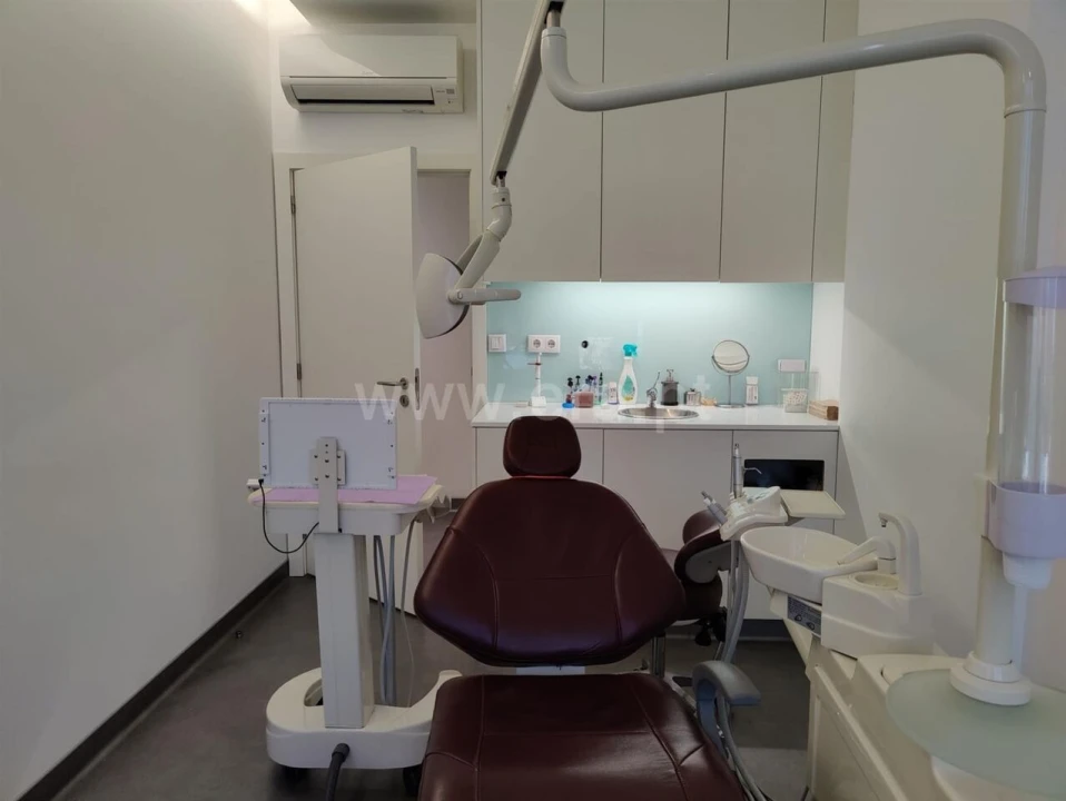 Loja para Trespasse em Mafamude e Vilar do Paraíso Foto 9