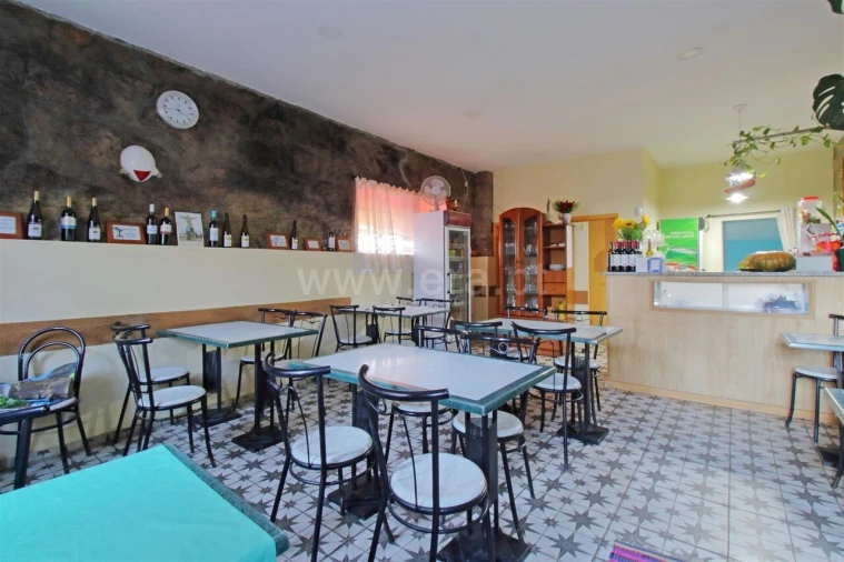 Loja para Trespasse em Oliveira do Douro Foto 4