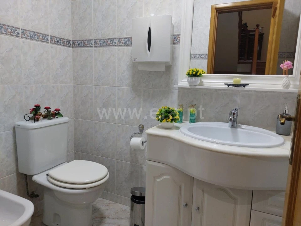 Moradia T4 para Venda em Sandim, Olival, Lever e Crestuma Foto 11