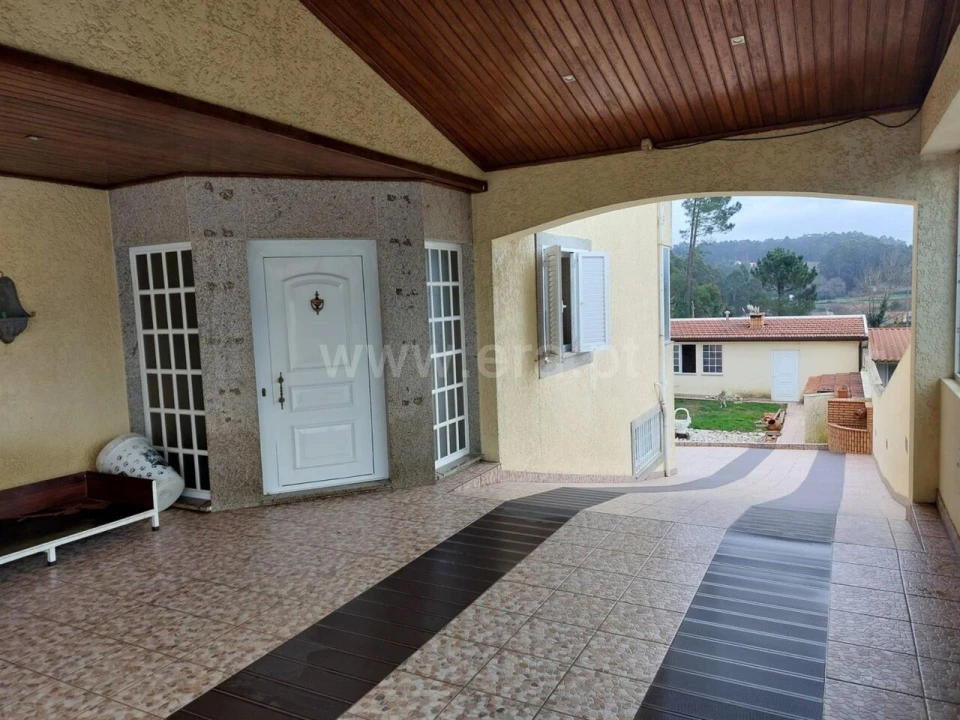 Moradia T4 para Venda em Sandim, Olival, Lever e Crestuma Foto 3