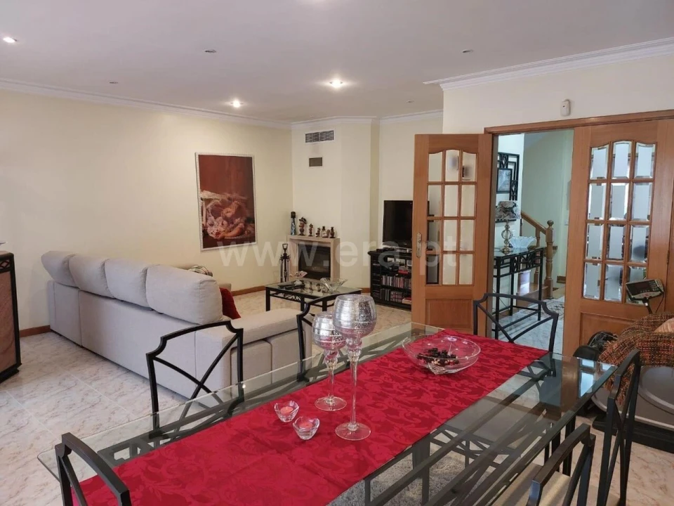 Moradia T4 para Venda em Sandim, Olival, Lever e Crestuma Foto 13