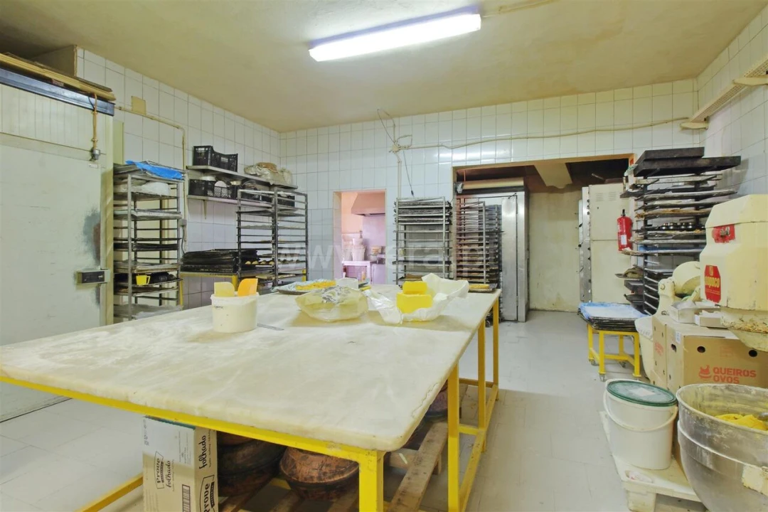 Loja para Trespasse em Fânzeres e São Pedro da Cova Foto 2