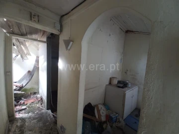 Moradia T0 para Venda em Santa Marinha e São Pedro da Afurada
