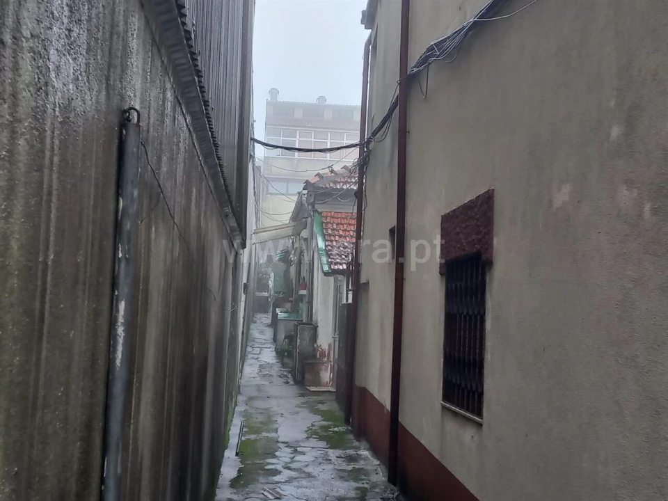 Moradia T0 para Venda em Santa Marinha e São Pedro da Afurada Foto 2