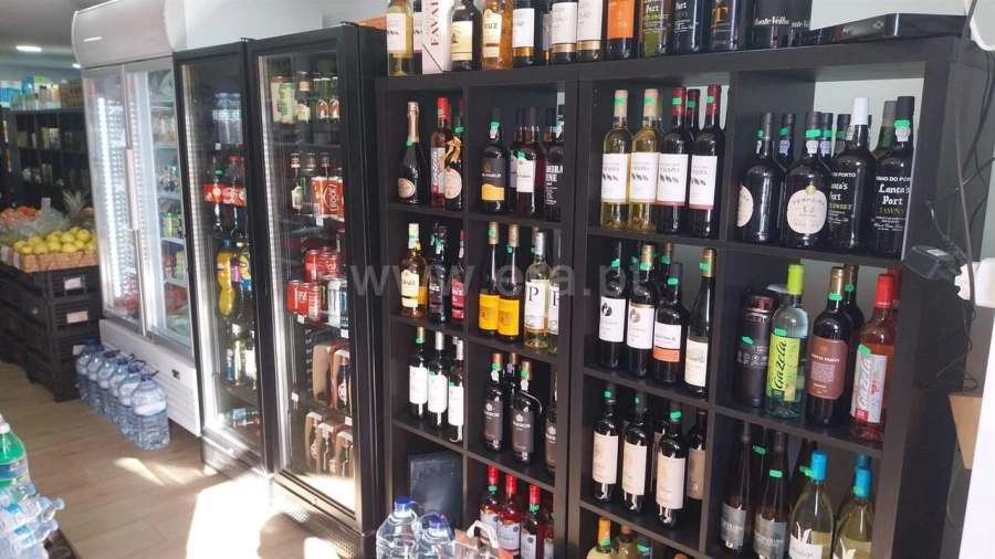 Loja para Trespasse em Santa Marinha e São Pedro da Afurada Foto 3