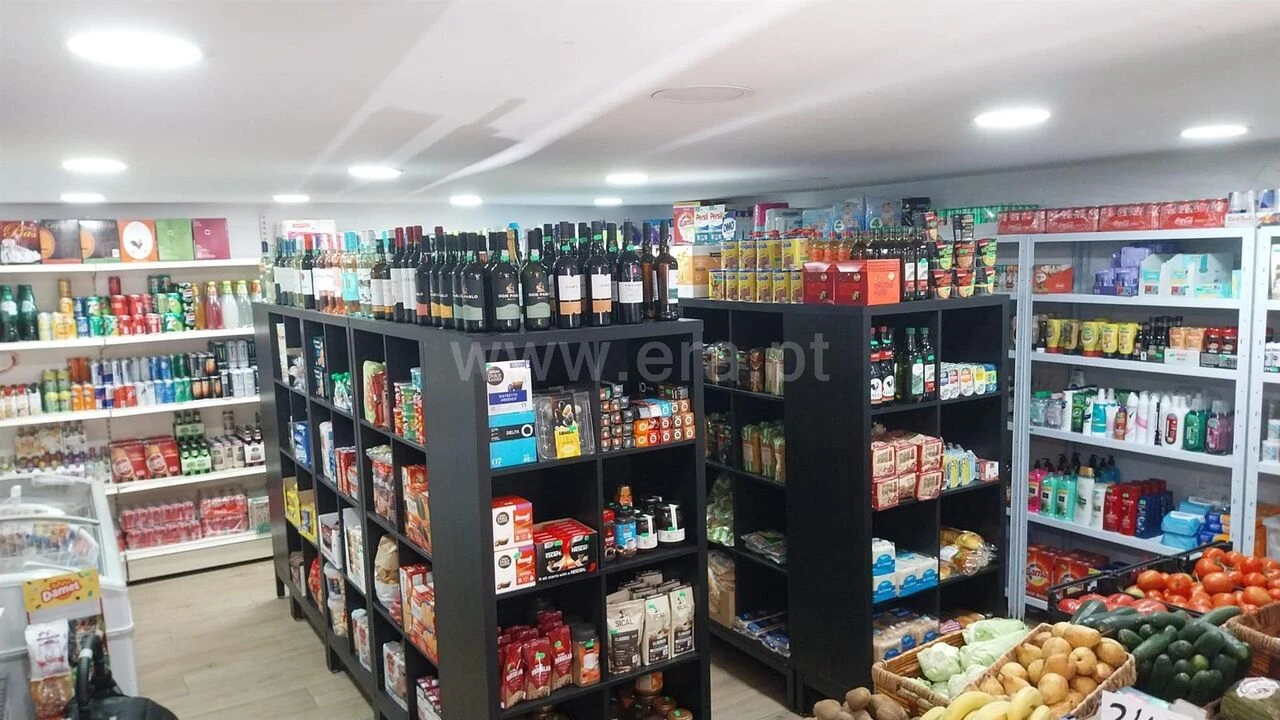 Loja para Trespasse em Santa Marinha e São Pedro da Afurada Foto 7