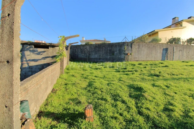 Terreno para Venda em Sandim, Olival, Lever e Crestuma Foto 2