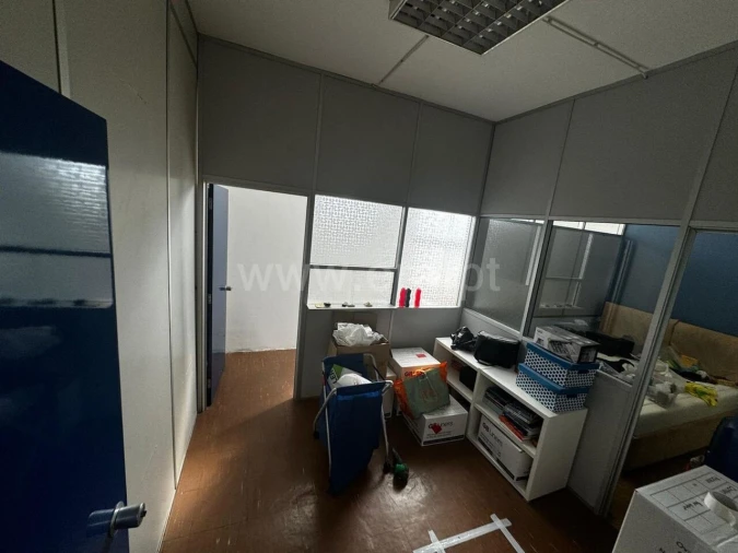 Armazém para Arrendamento em Mafamude e Vilar do Paraíso Foto 14