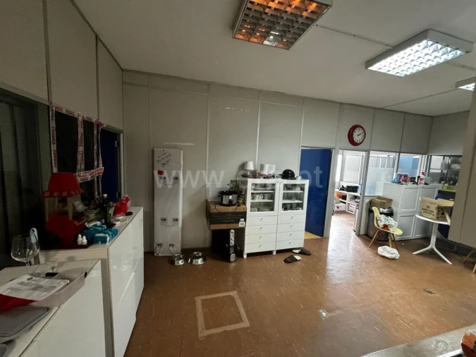 Armazém para Arrendamento em Mafamude e Vilar do Paraíso Foto 9