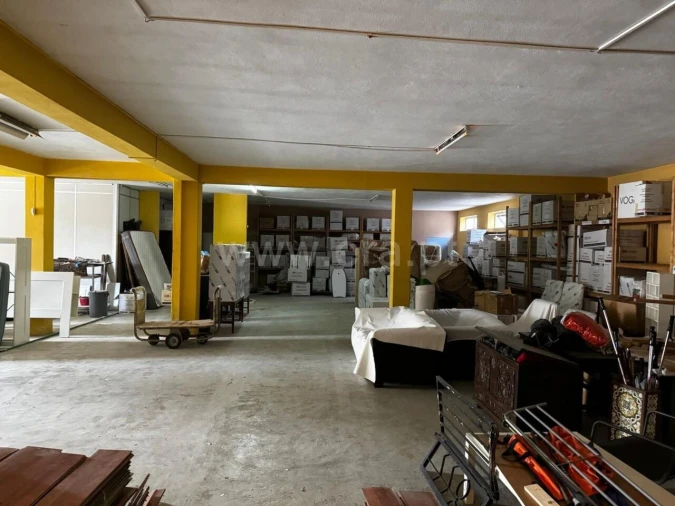 Armazém para Arrendamento em Mafamude e Vilar do Paraíso Foto 1