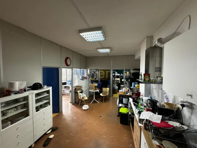 Armazém para Arrendamento em Mafamude e Vilar do Paraíso Foto 10