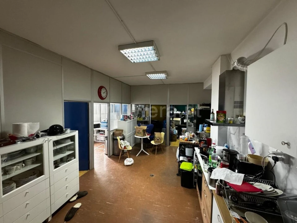 Armazém para Arrendamento em Mafamude e Vilar do Paraíso Foto 10