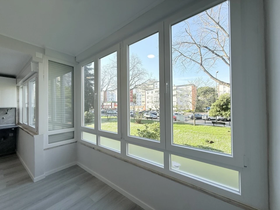 Apartamento T2 para Venda em Oeiras e São Julião da Barra, Paço de Arcos e Caxias Foto 1