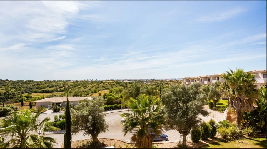 Apartamento T0 para Venda em Estômbar e Parchal Foto 14