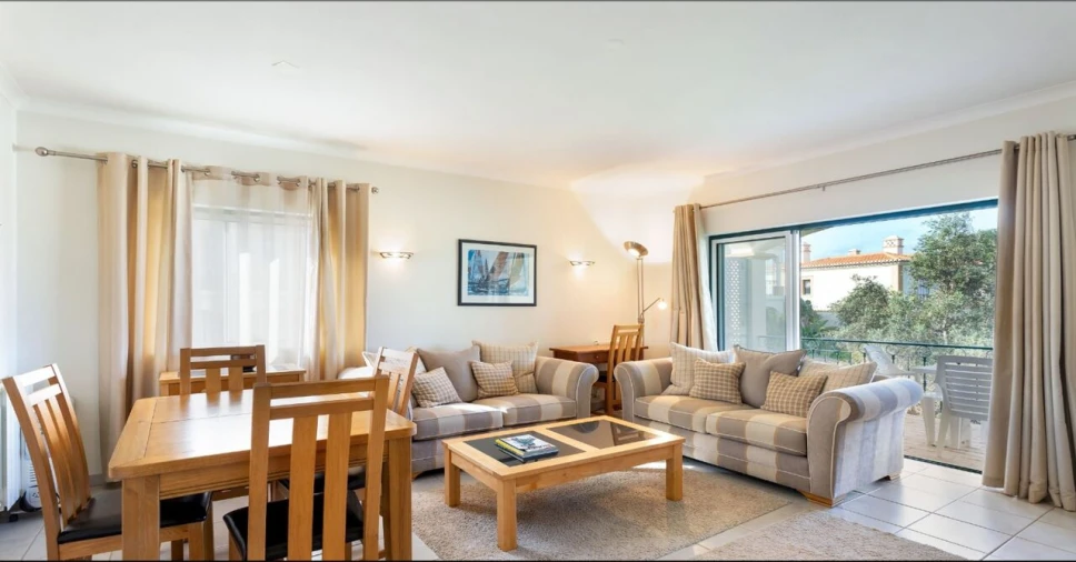 Apartamento T2 para Venda em Estômbar e Parchal Foto 3