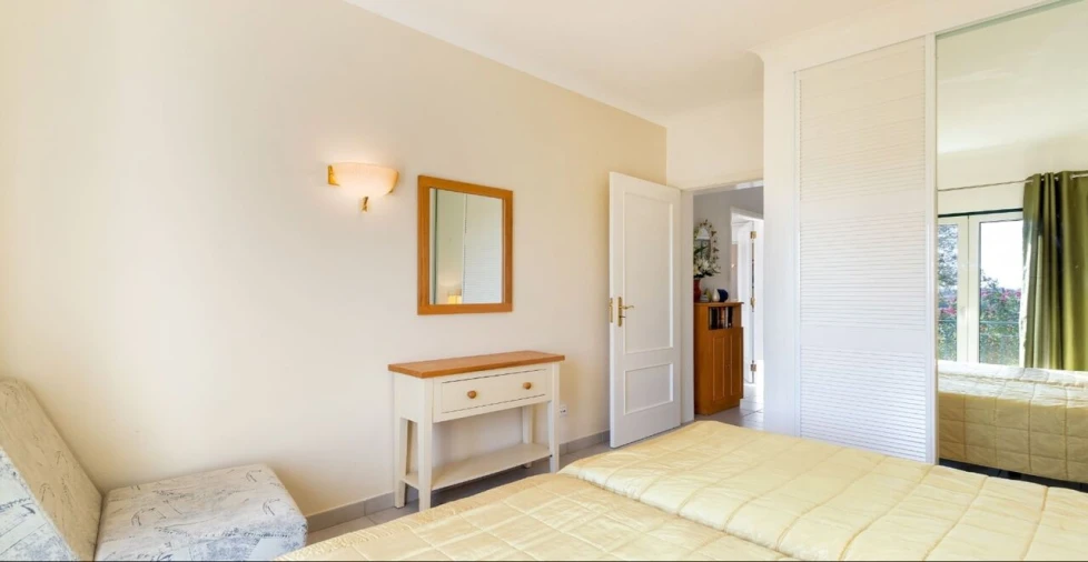 Apartamento T2 para Venda em Estômbar e Parchal Foto 11