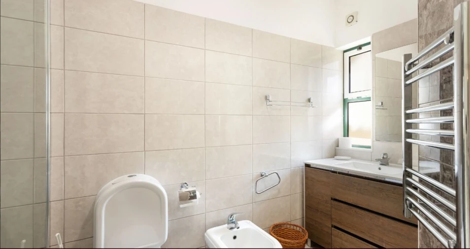 Apartamento T2 para Venda em Estômbar e Parchal Foto 12